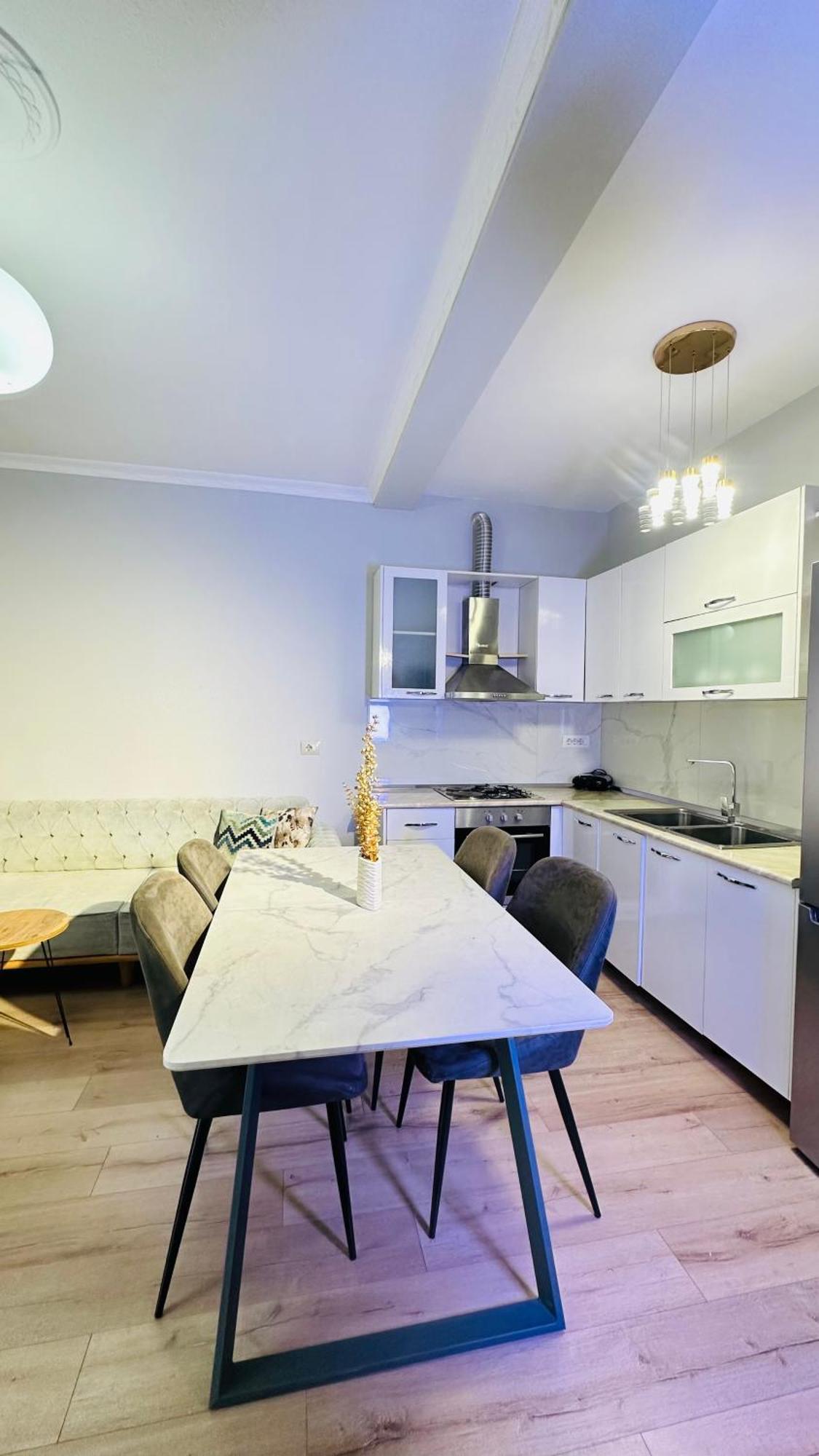 Bllok: Central Cozy Stay, 24/7 Self Check-In Tirana Zewnętrze zdjęcie